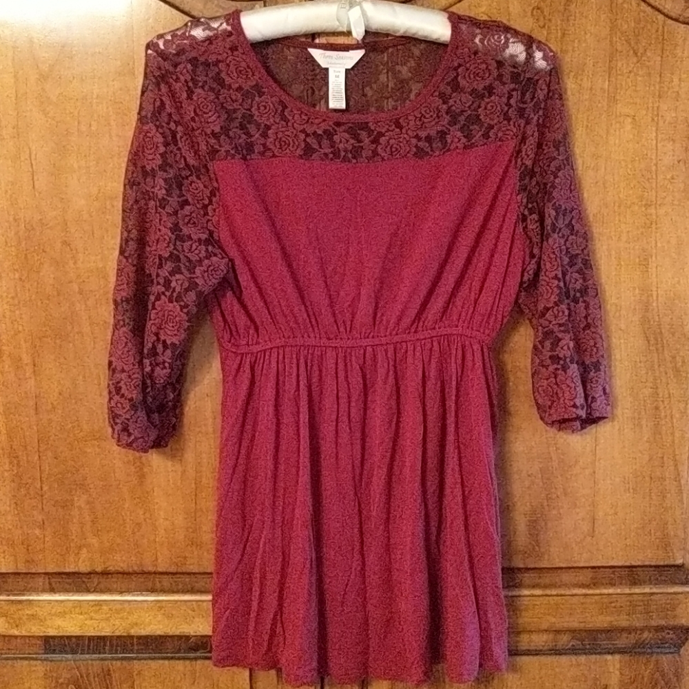 Burgundy rose maternity top